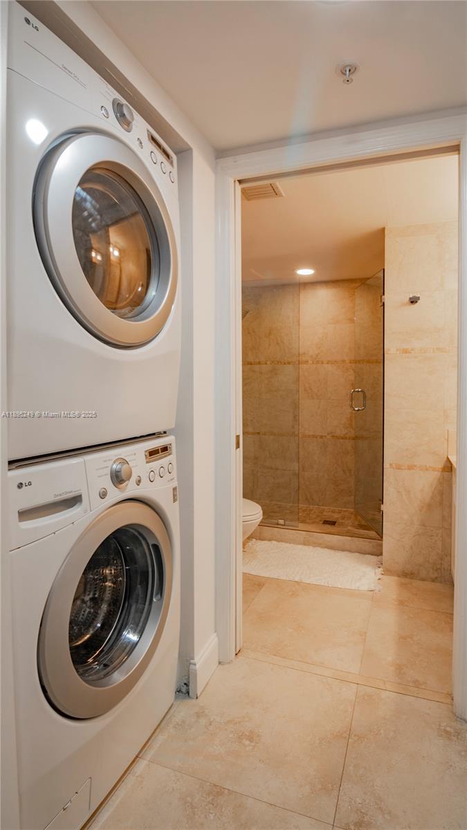 1155 Brickell Bay Dr #2208, Miami FL 33131