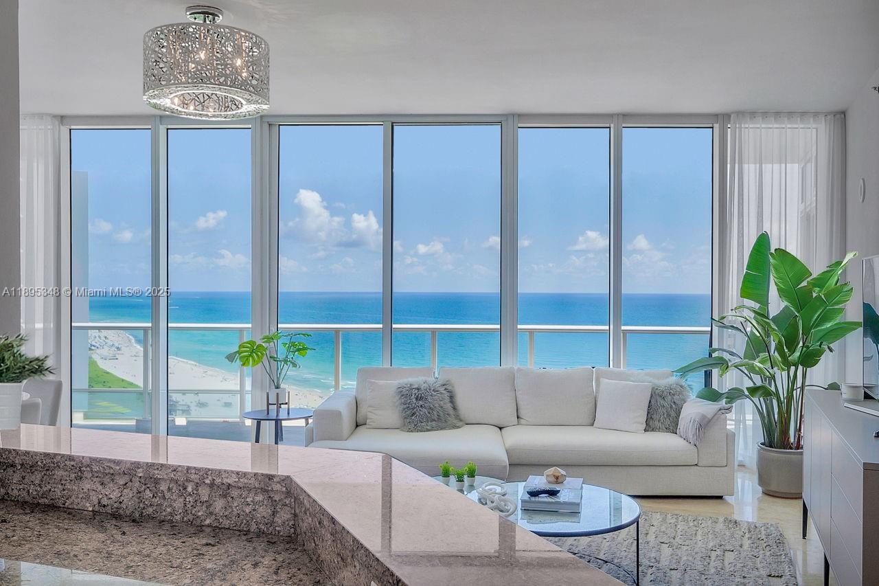 100 S Pointe Dr #2208, Miami Beach FL 33139