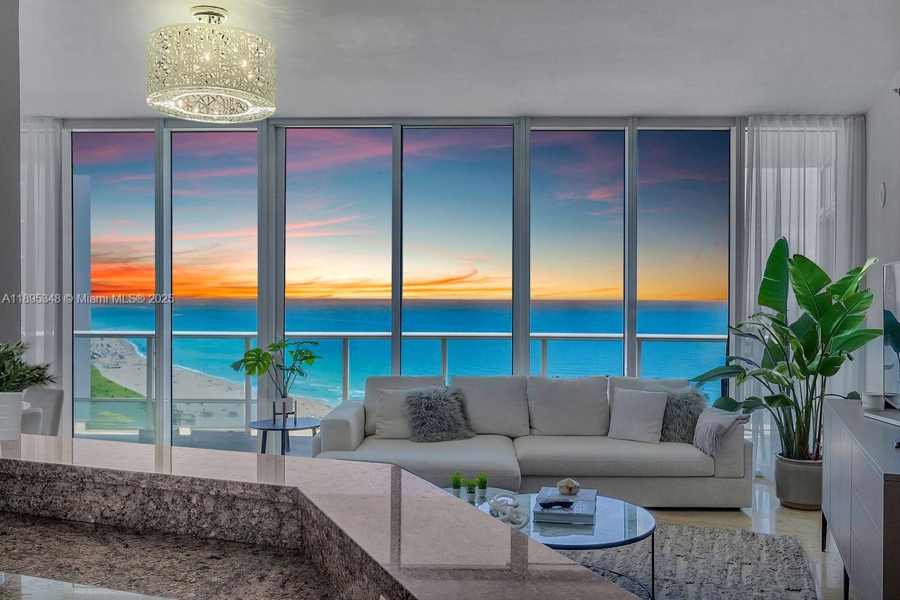 100 S Pointe Dr #2208, Miami Beach FL 33139