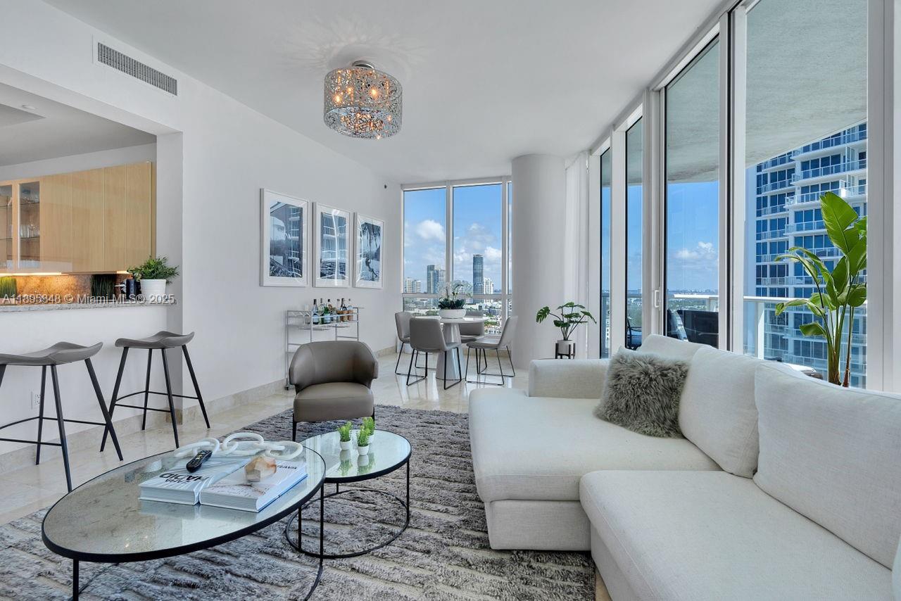 100 S Pointe Dr #2208, Miami Beach FL 33139
