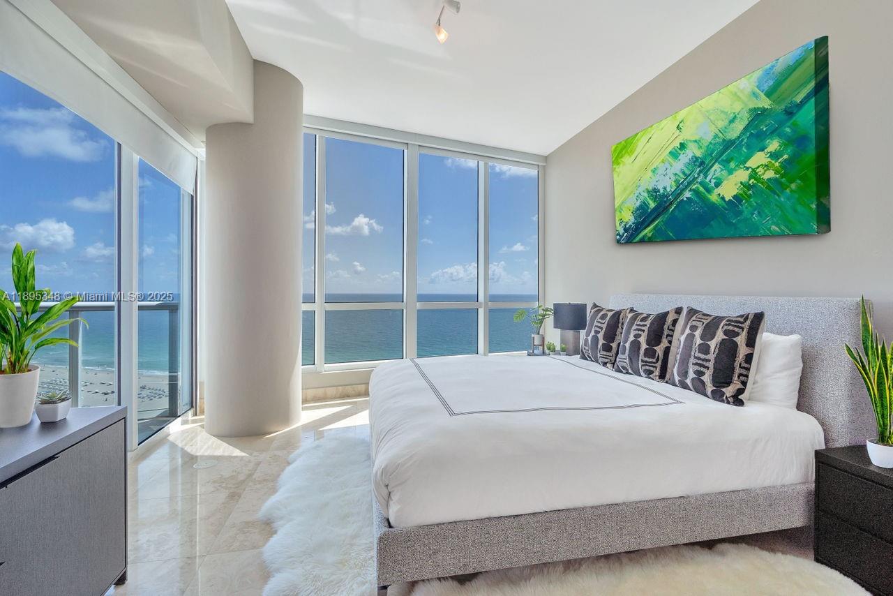 100 S Pointe Dr #2208, Miami Beach FL 33139