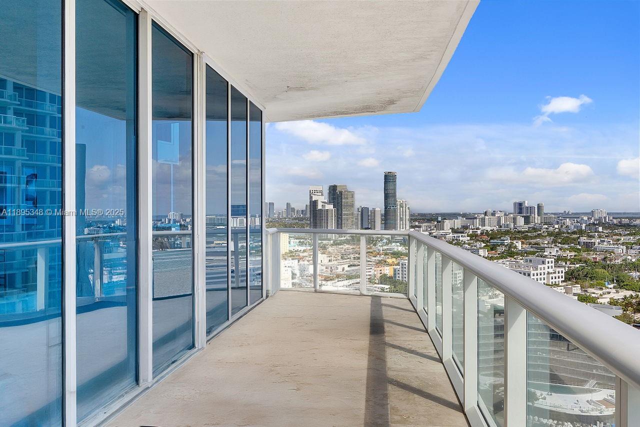 100 S Pointe Dr #2208, Miami Beach FL 33139
