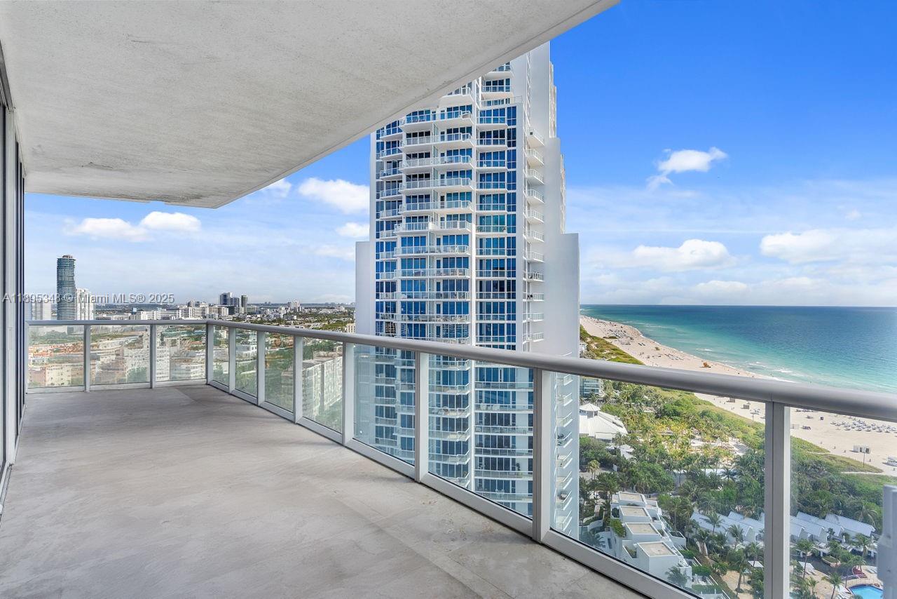 100 S Pointe Dr #2208, Miami Beach FL 33139