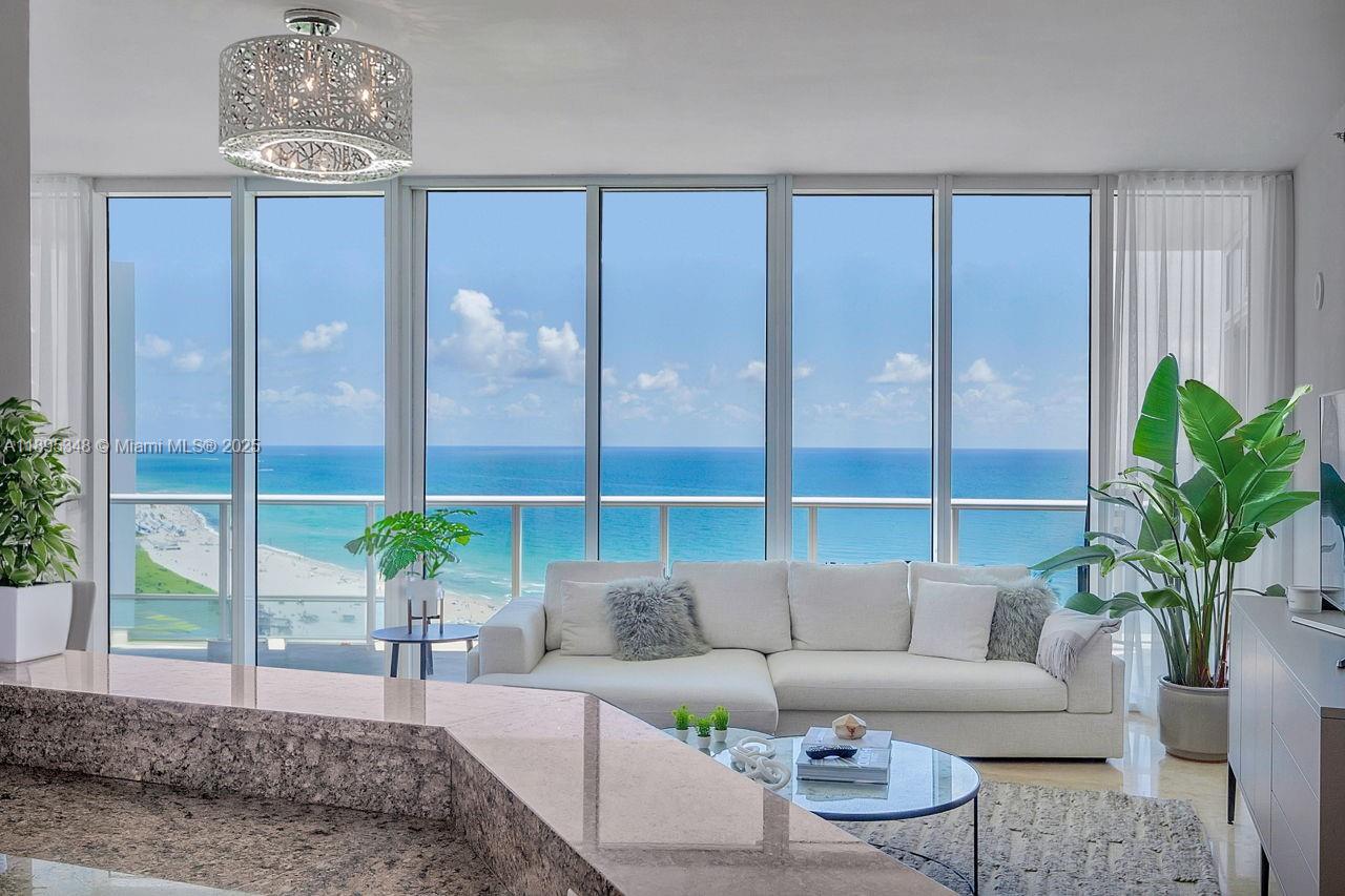 100 S Pointe Dr #2208, Miami Beach FL 33139