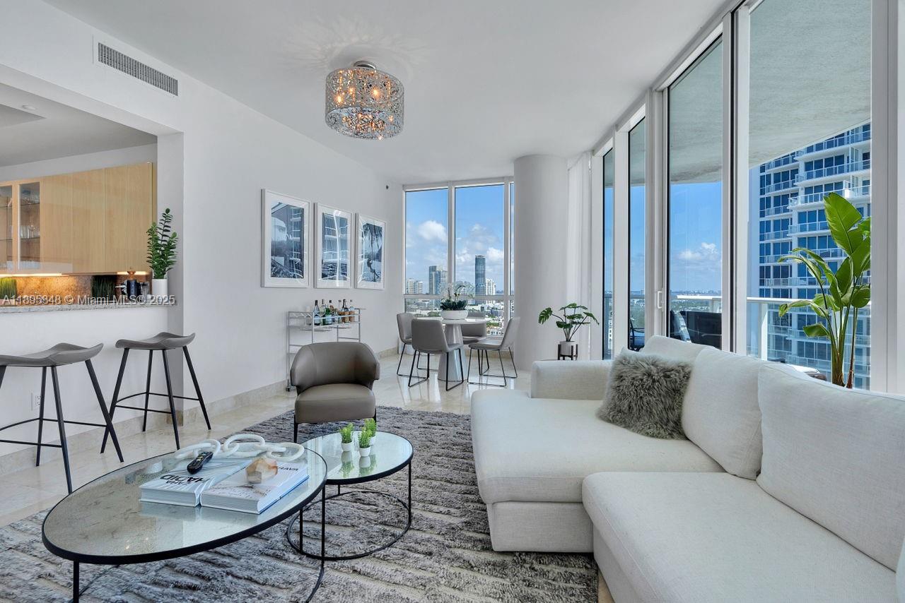 100 S Pointe Dr #2208, Miami Beach FL 33139