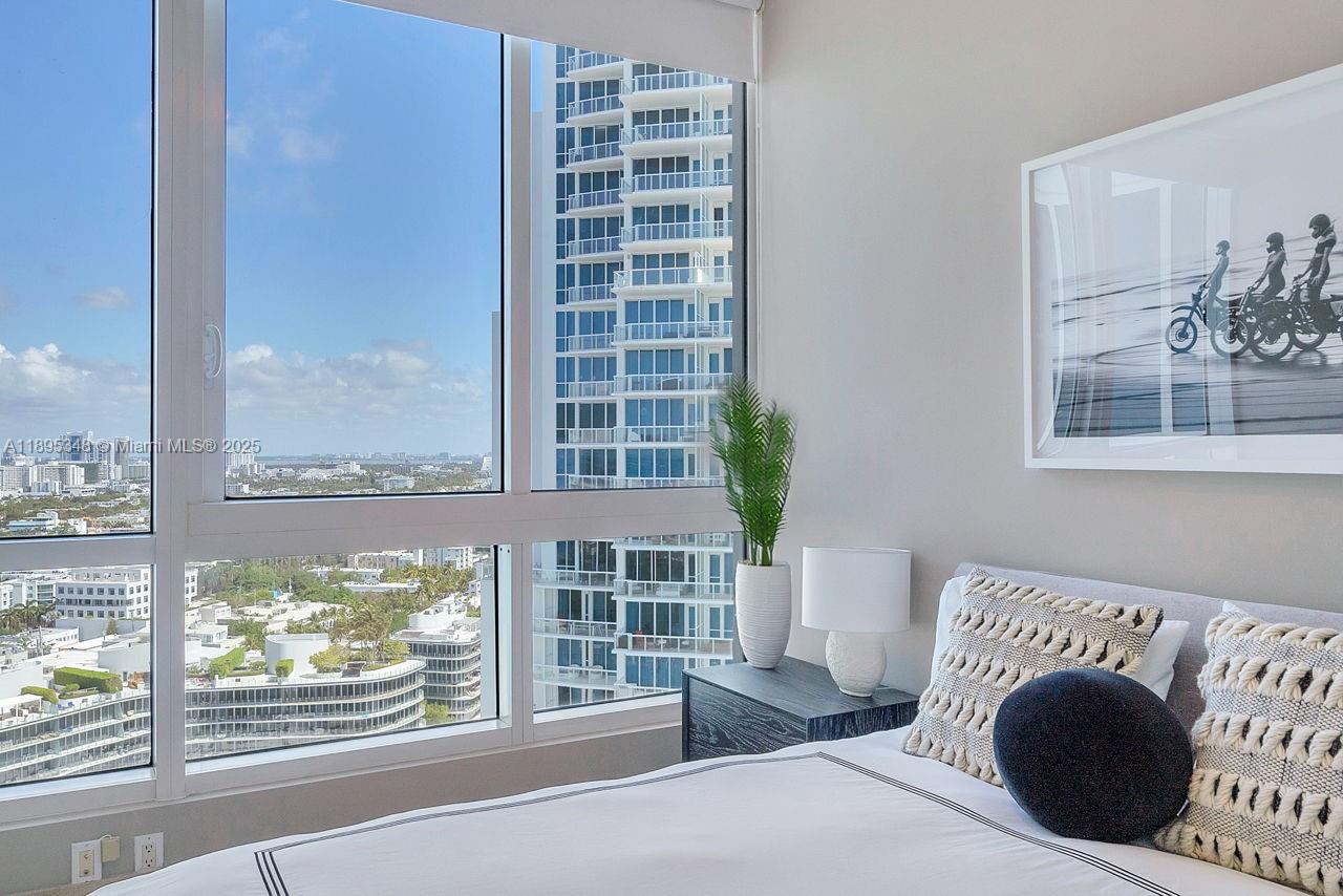 100 S Pointe Dr #2208, Miami Beach FL 33139