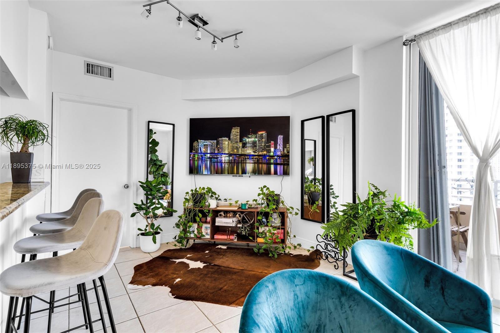 808 Brickell Key Dr #2003, Miami FL 33131