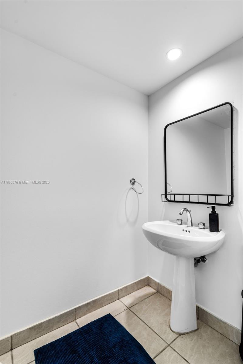 808 Brickell Key Dr #2003, Miami FL 33131