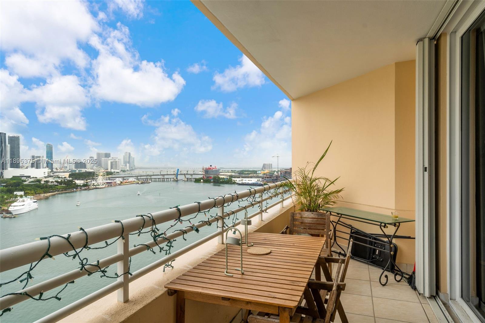 808 Brickell Key Dr #2003, Miami FL 33131