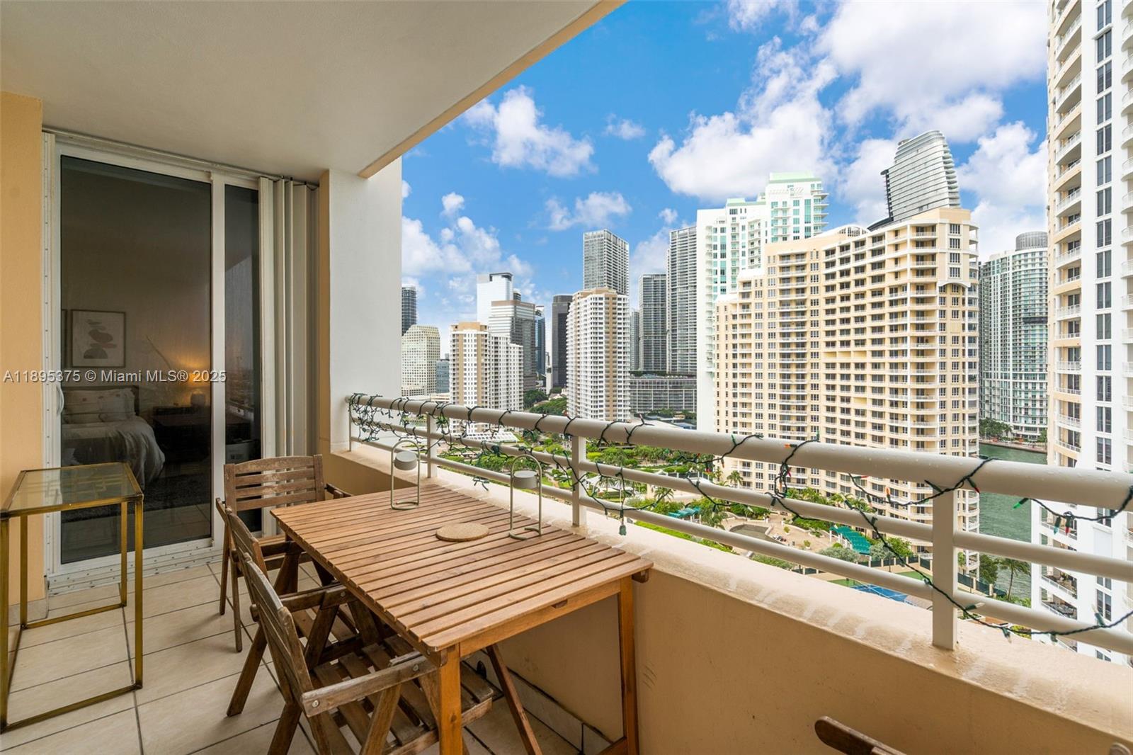808 Brickell Key Dr #2003, Miami FL 33131