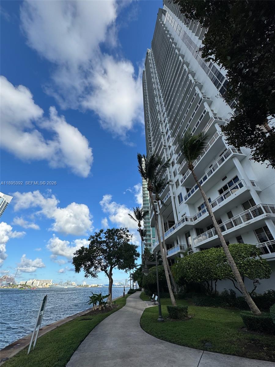 901 Brickell Key Blvd #3607, Miami FL 33131