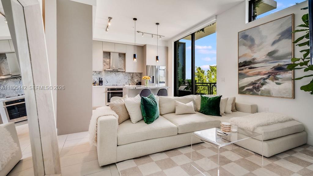 1030 15th St #201, Miami Beach FL 33139