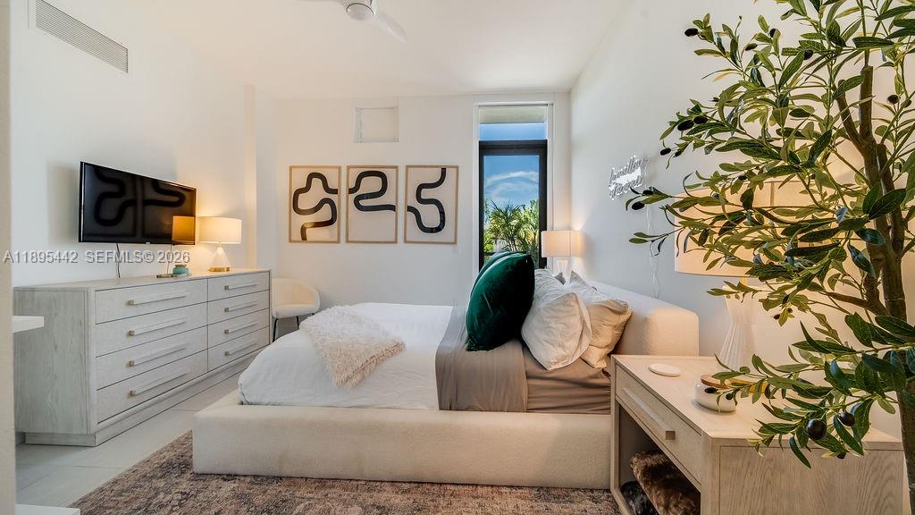1030 15th St #201, Miami Beach FL 33139