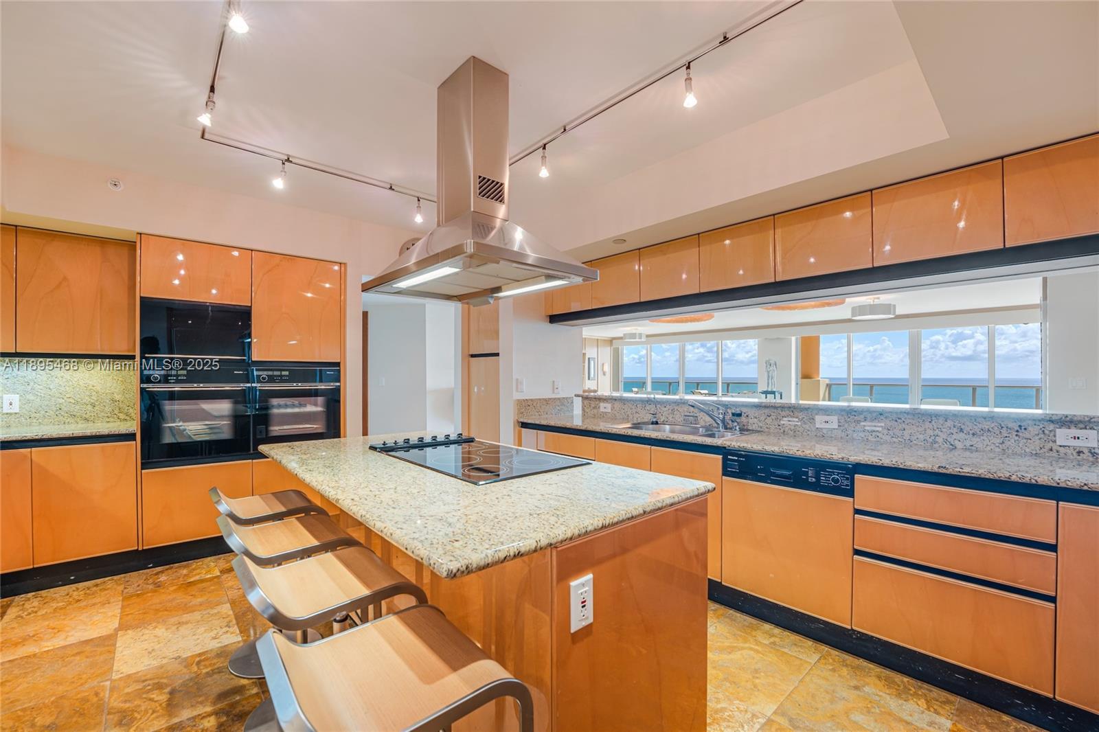 1455 Ocean Dr #1408, Miami Beach FL 33139