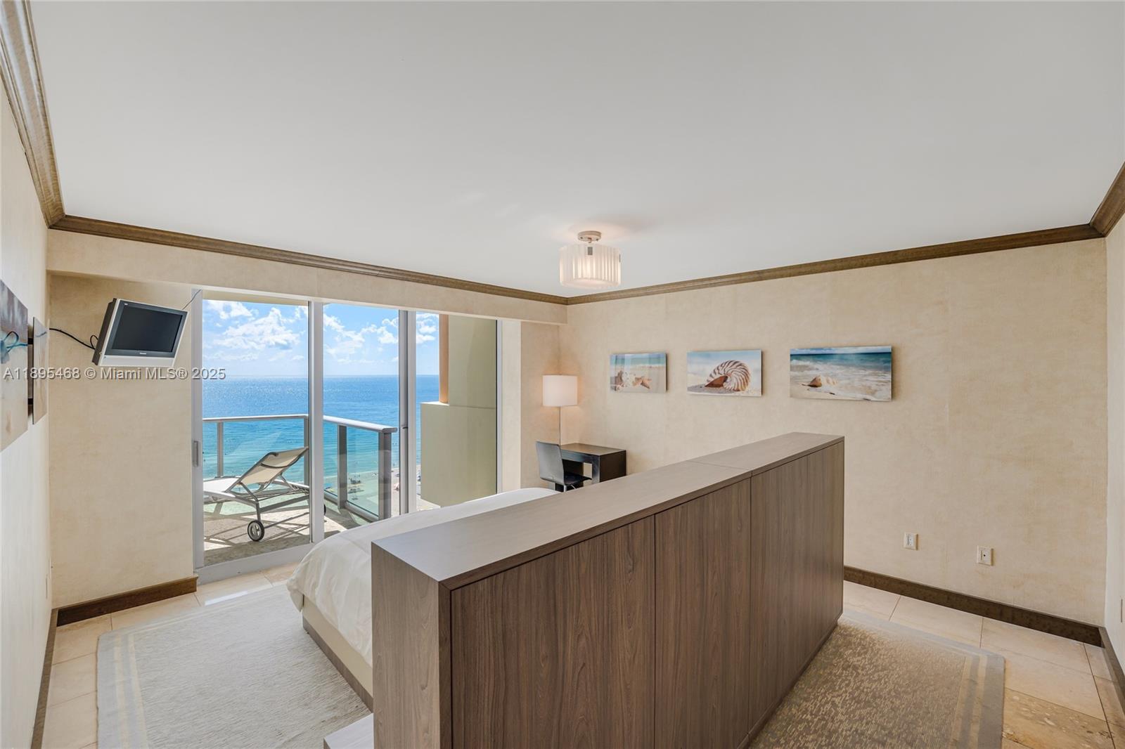 1455 Ocean Dr #1408, Miami Beach FL 33139