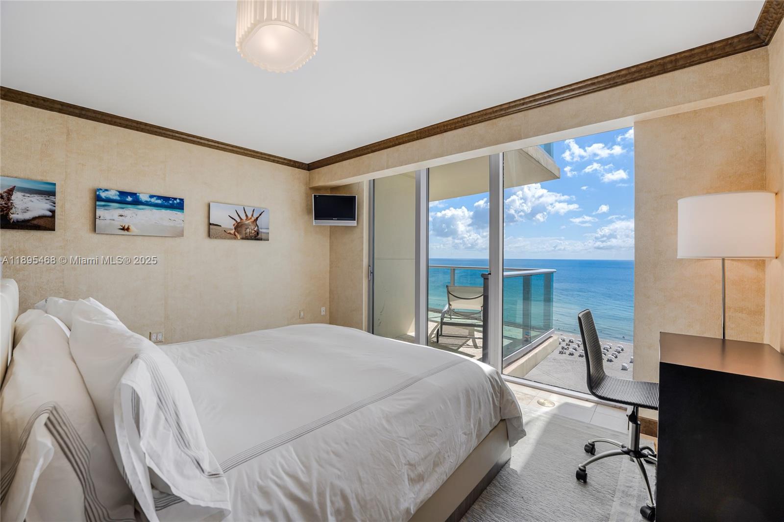 1455 Ocean Dr #1408, Miami Beach FL 33139