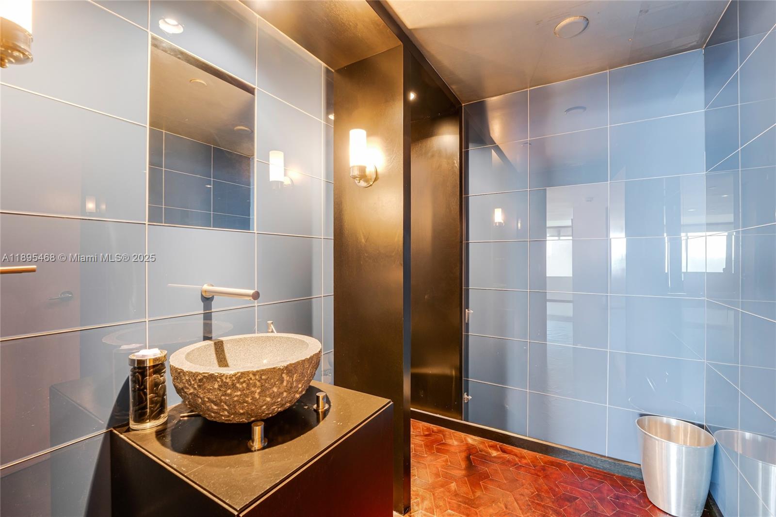1455 Ocean Dr #1408, Miami Beach FL 33139