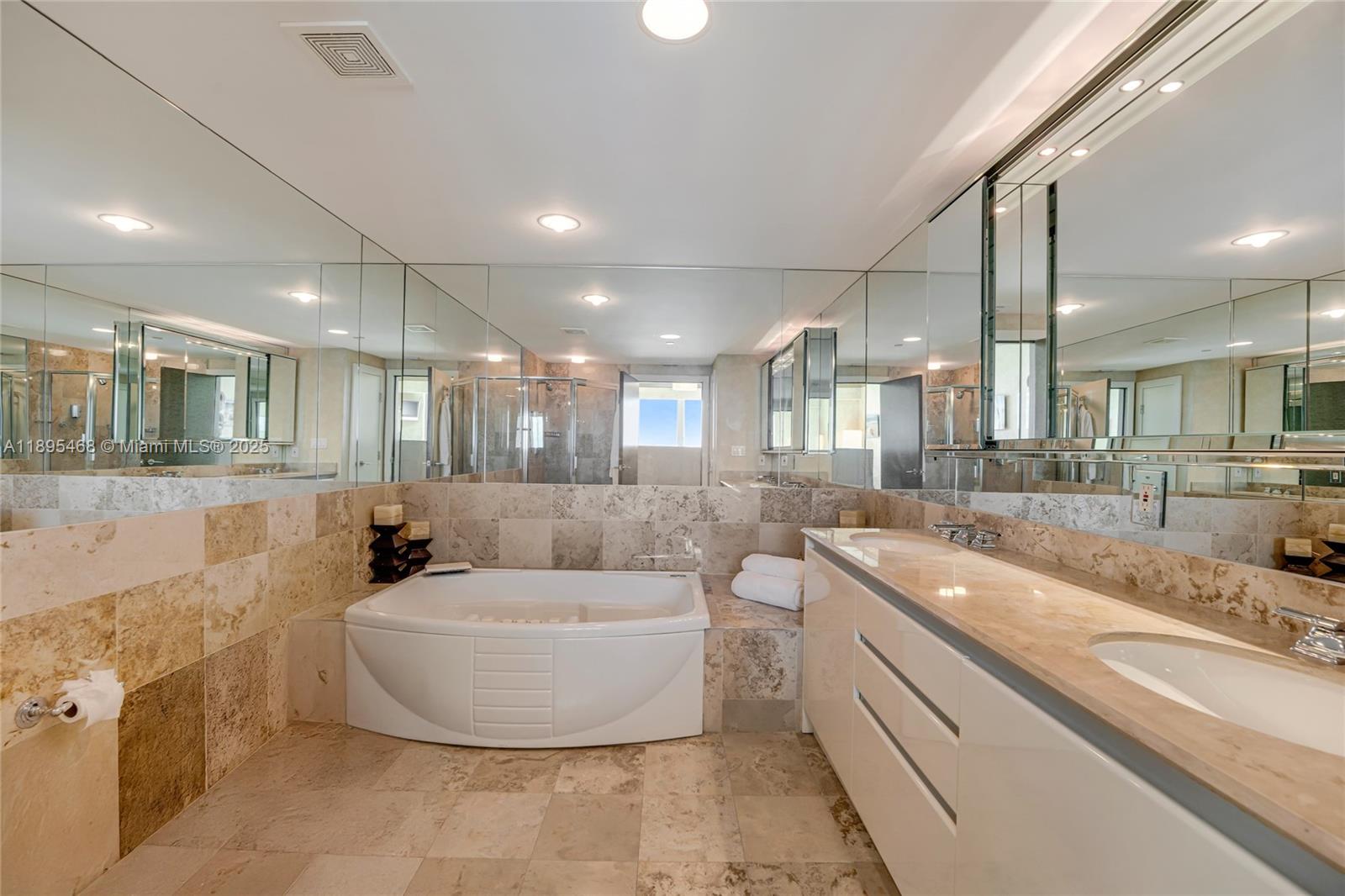 1455 Ocean Dr #1408, Miami Beach FL 33139