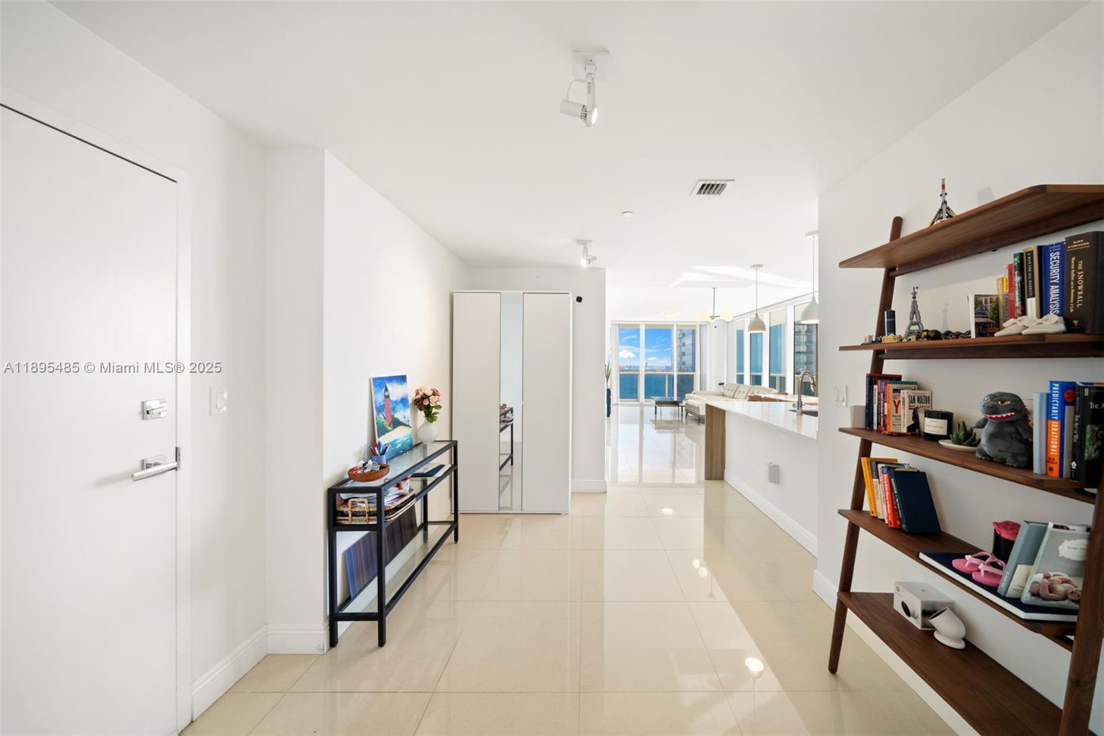 600 NE 27th St #3105, Miami FL 33137