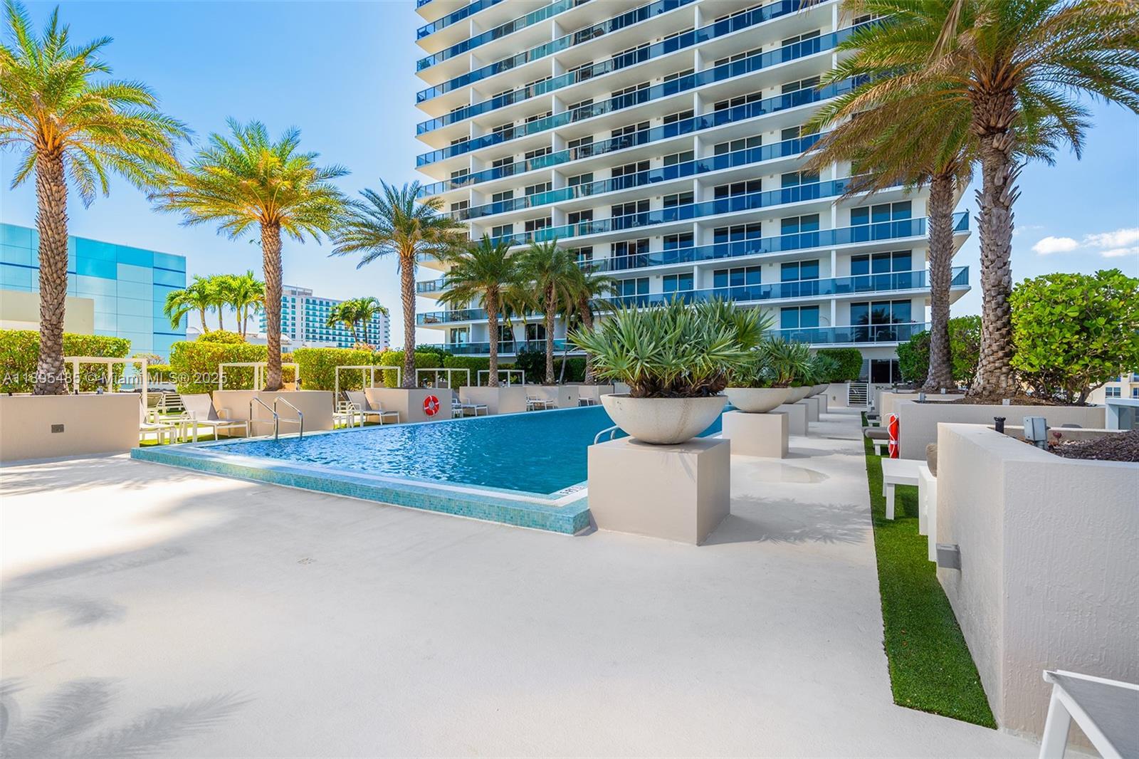 600 NE 27th St #3105, Miami FL 33137