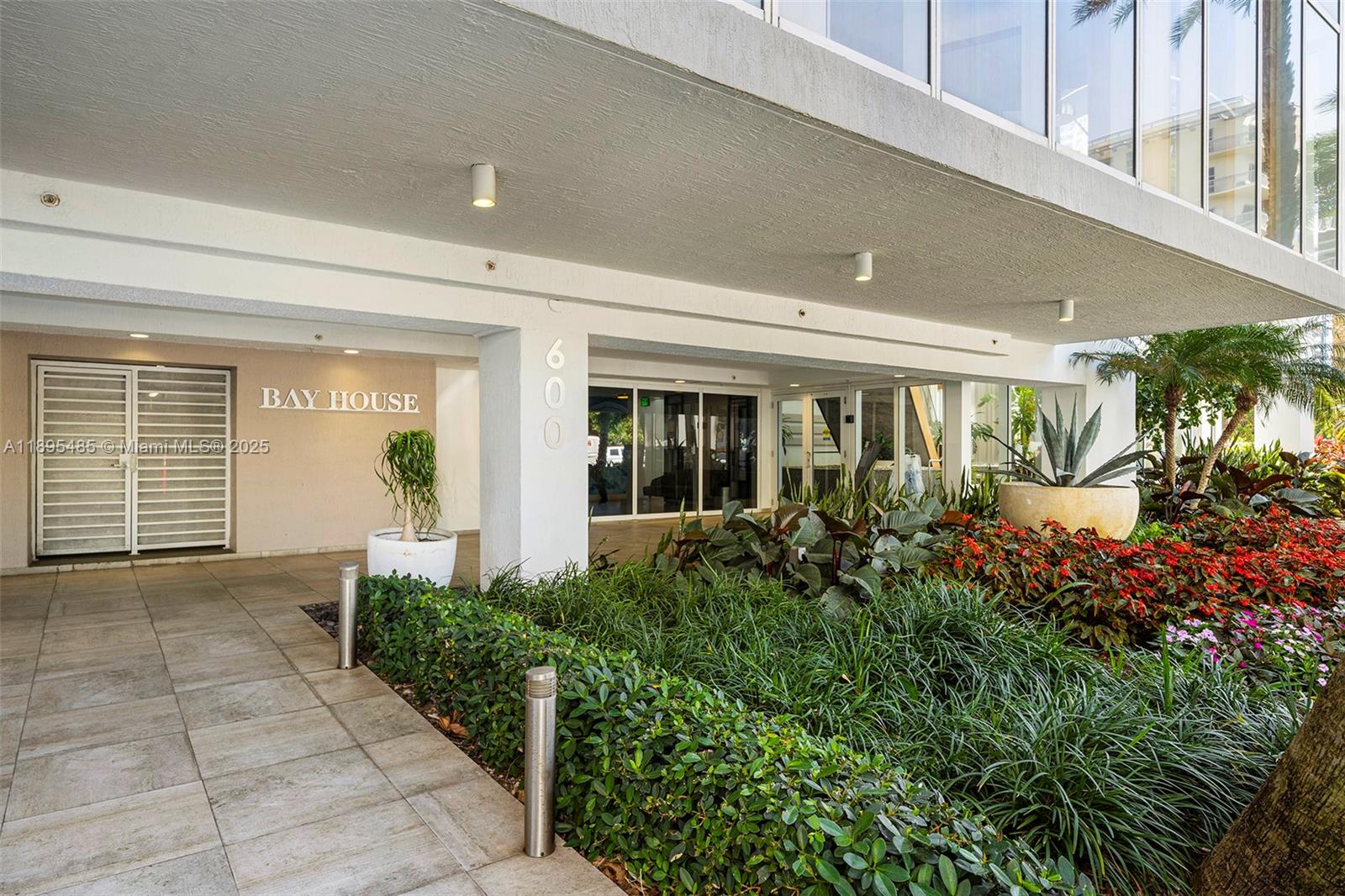 600 NE 27th St #3105, Miami FL 33137
