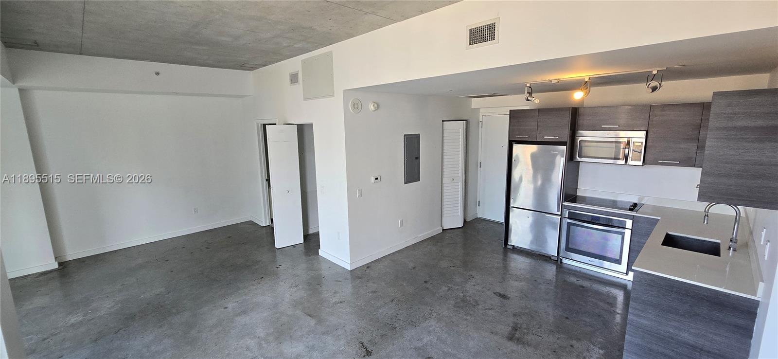 151 SE 1st St #3003, Miami FL 33131