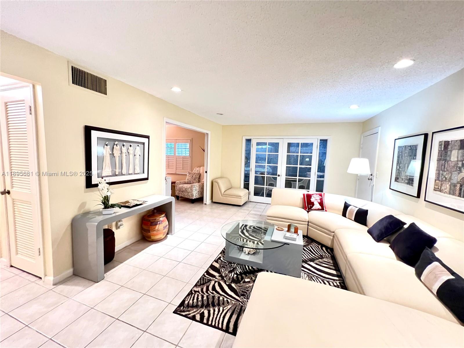 6385 Bay Club Dr #2, Fort Lauderdale FL 33308