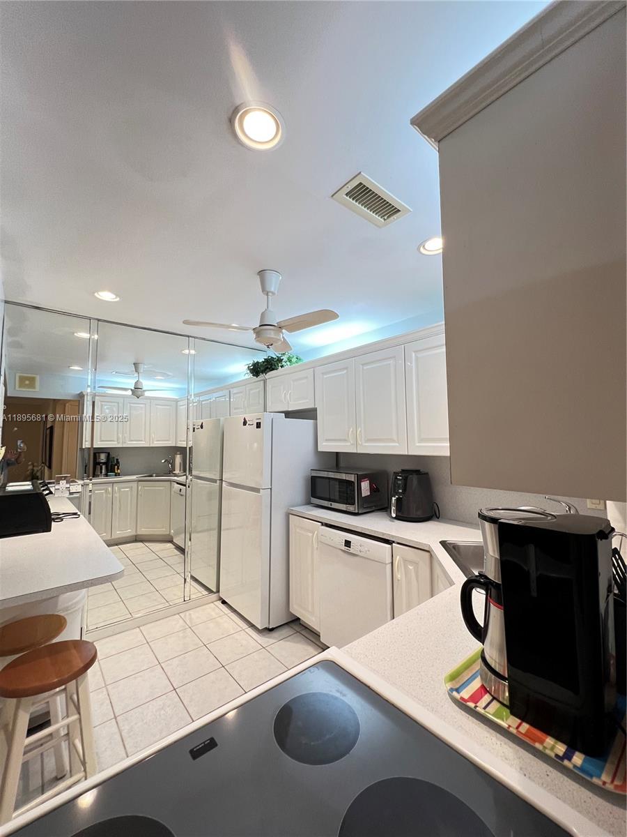 6385 Bay Club Dr #2, Fort Lauderdale FL 33308