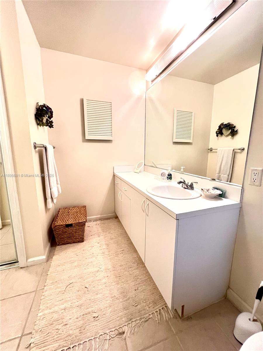 6385 Bay Club Dr #2, Fort Lauderdale FL 33308