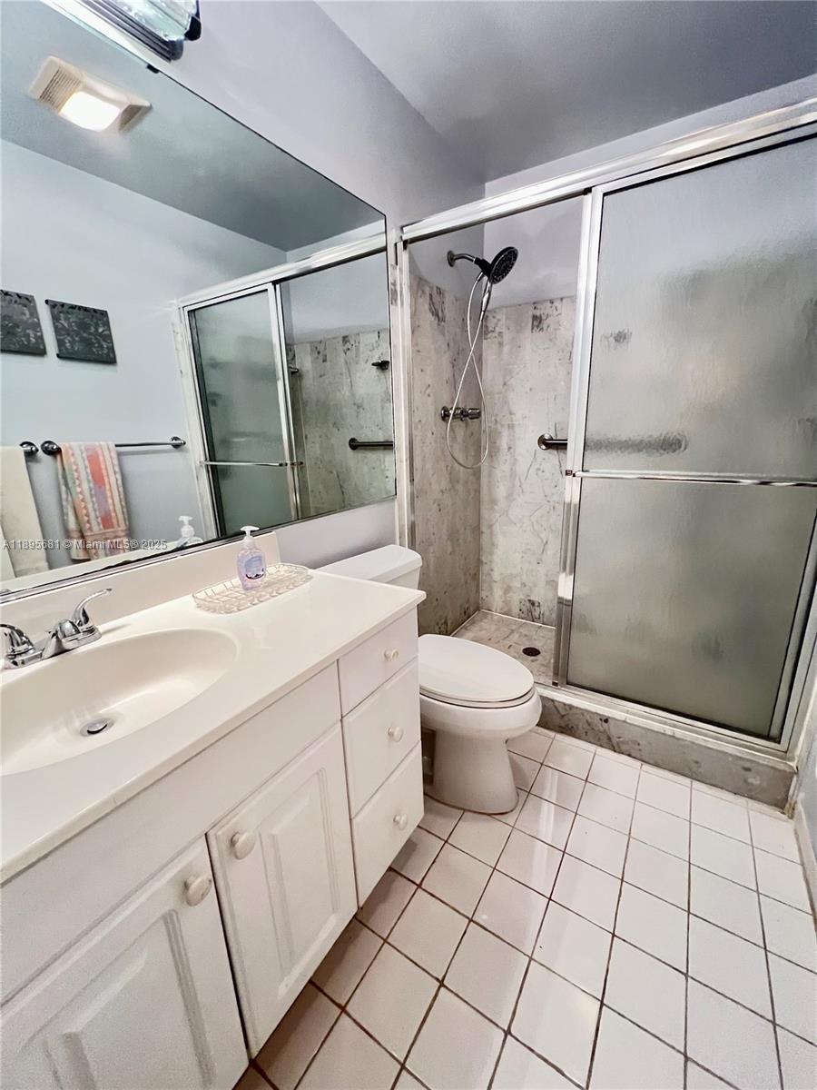 6385 Bay Club Dr #2, Fort Lauderdale FL 33308