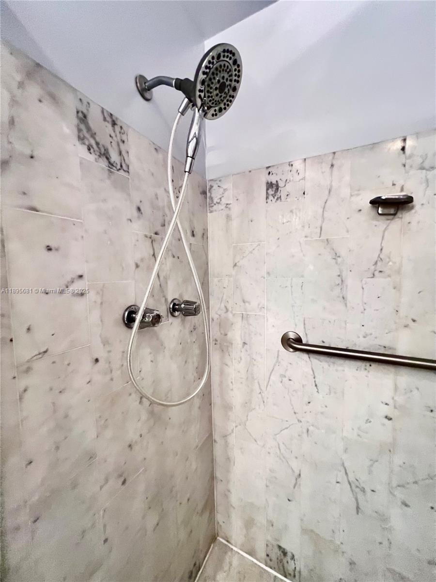 6385 Bay Club Dr #2, Fort Lauderdale FL 33308