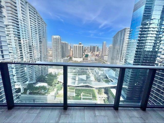 45 SW 9th St #3009, Miami FL 33130