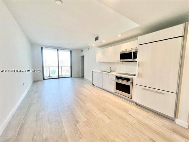 45 SW 9th St #3009, Miami FL 33130