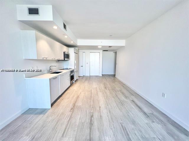 45 SW 9th St #3009, Miami FL 33130