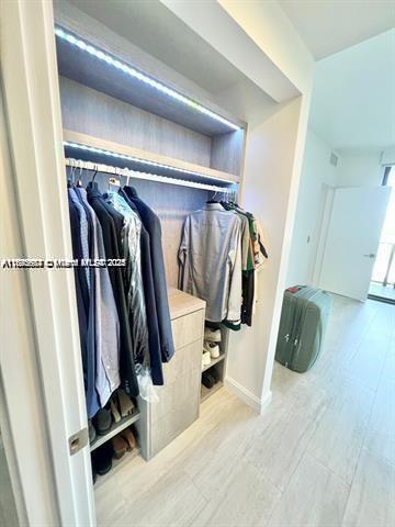 45 SW 9th St #3009, Miami FL 33130