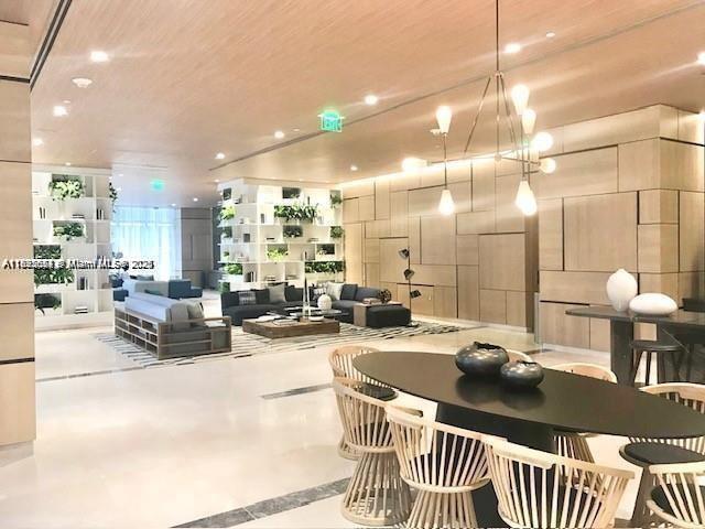 45 SW 9th St #3009, Miami FL 33130