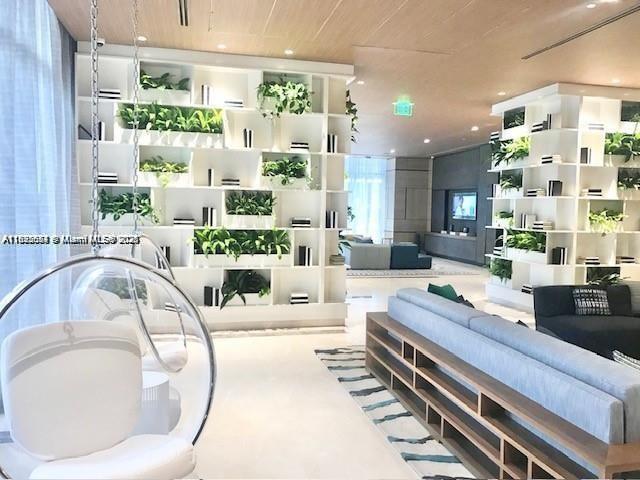 45 SW 9th St #3009, Miami FL 33130