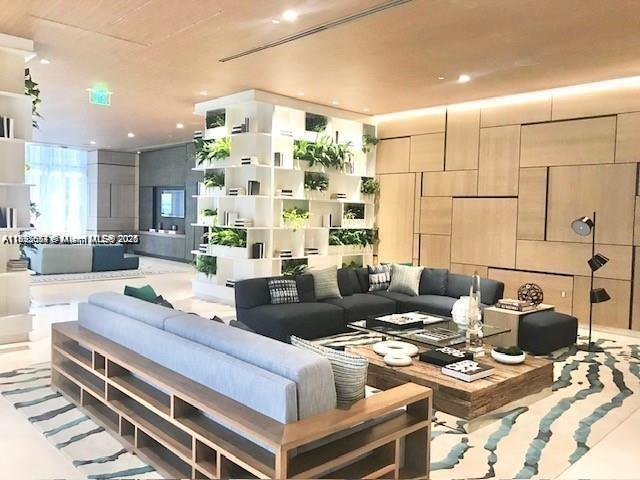 45 SW 9th St #3009, Miami FL 33130