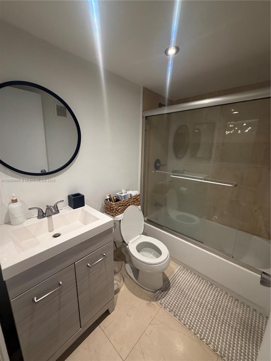 770 Claughton Island Dr #1510, Miami FL 33131