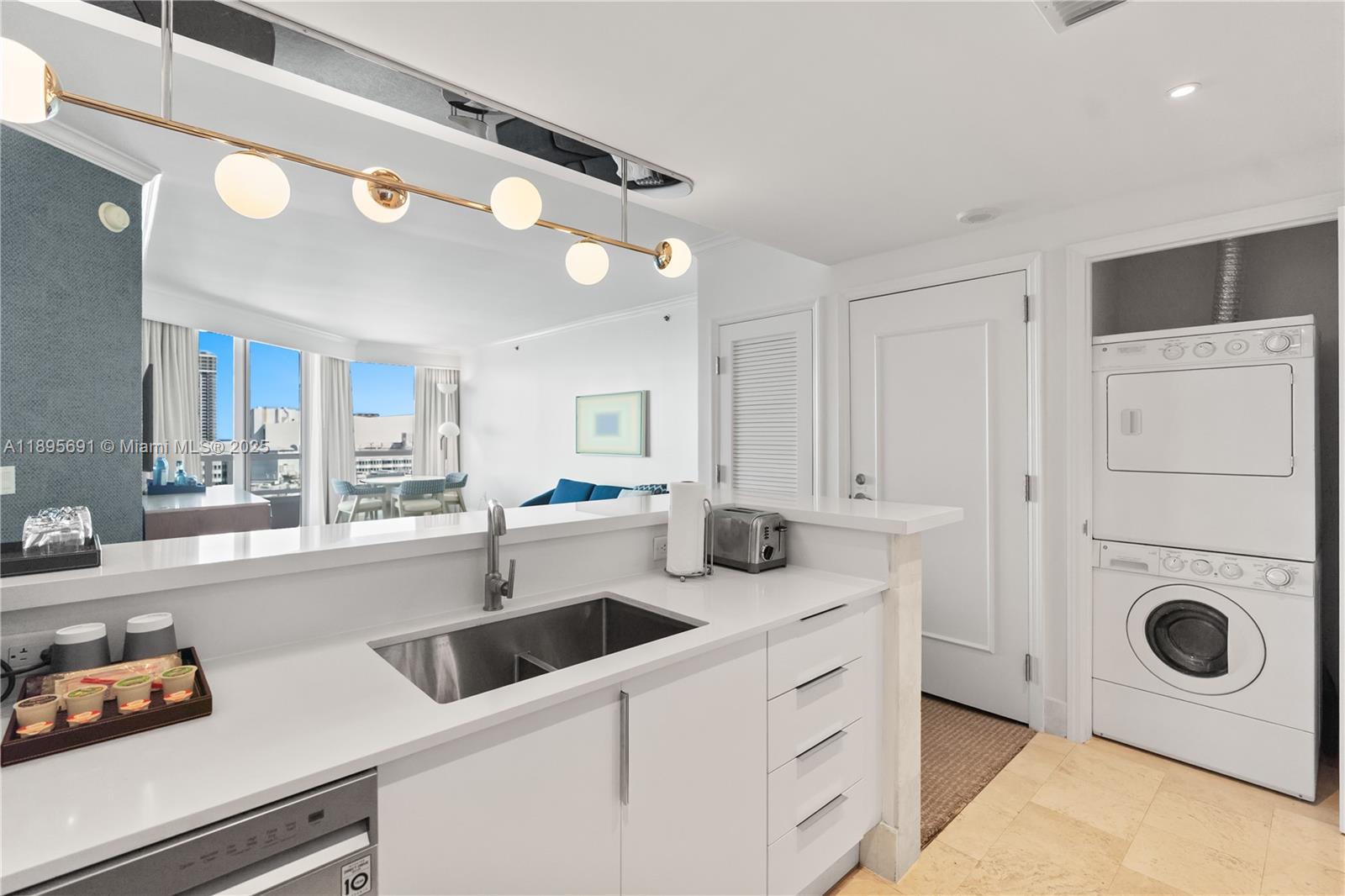 4401 Collins Ave #2011, Miami Beach FL 33140