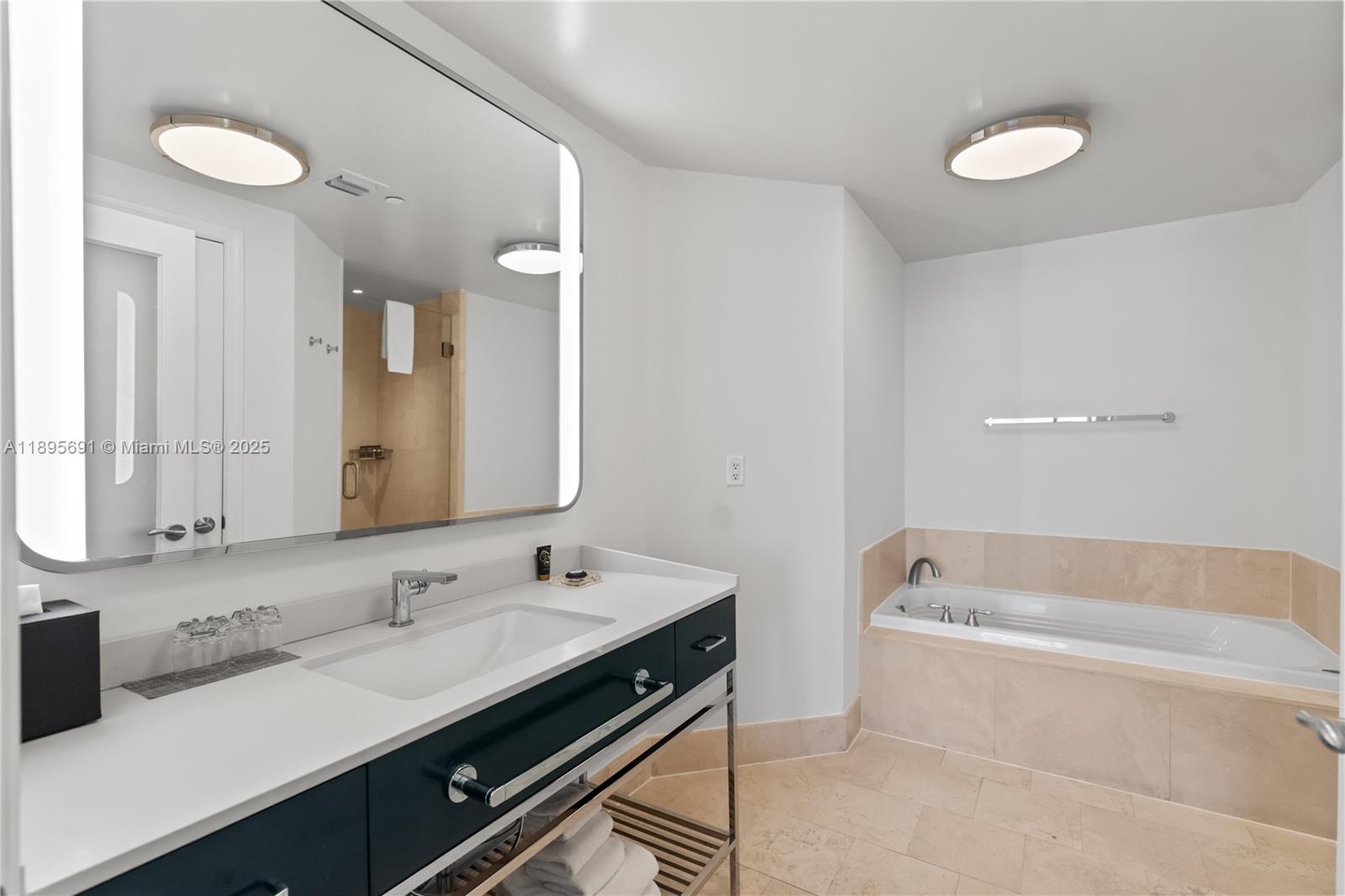 4401 Collins Ave #2011, Miami Beach FL 33140