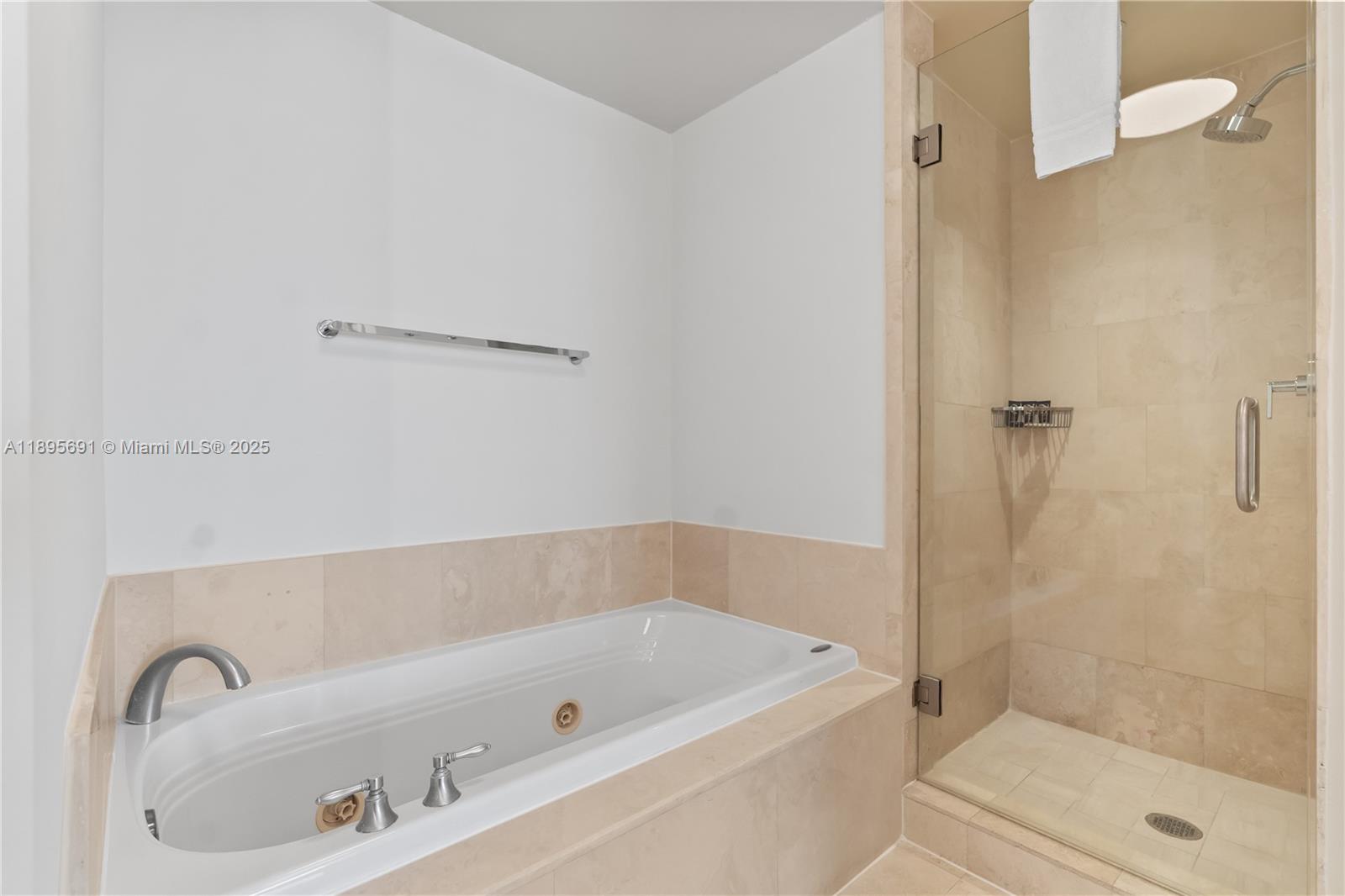 4401 Collins Ave #2011, Miami Beach FL 33140