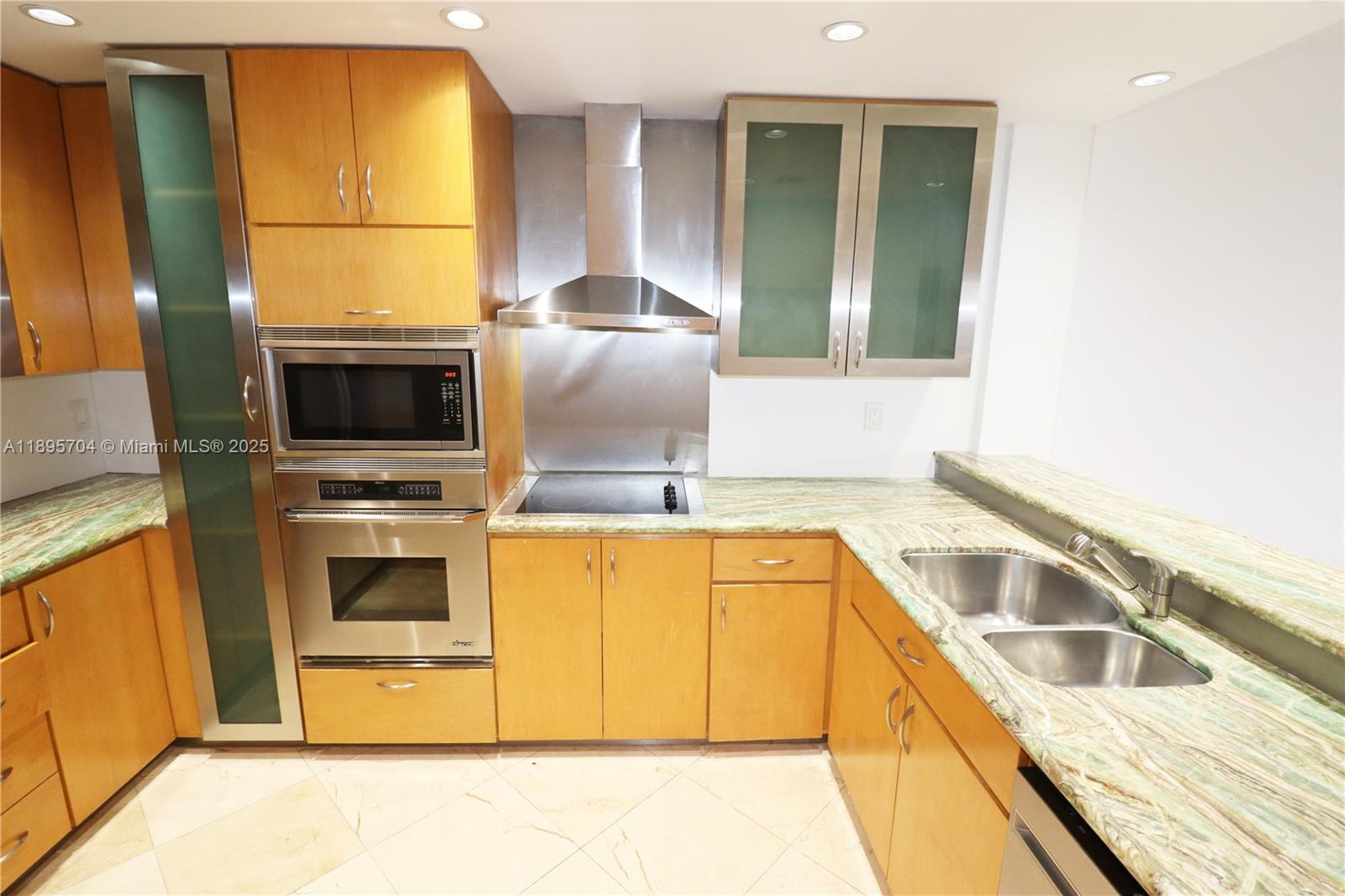 201 Crandon Blvd #636, Key Biscayne FL 33149