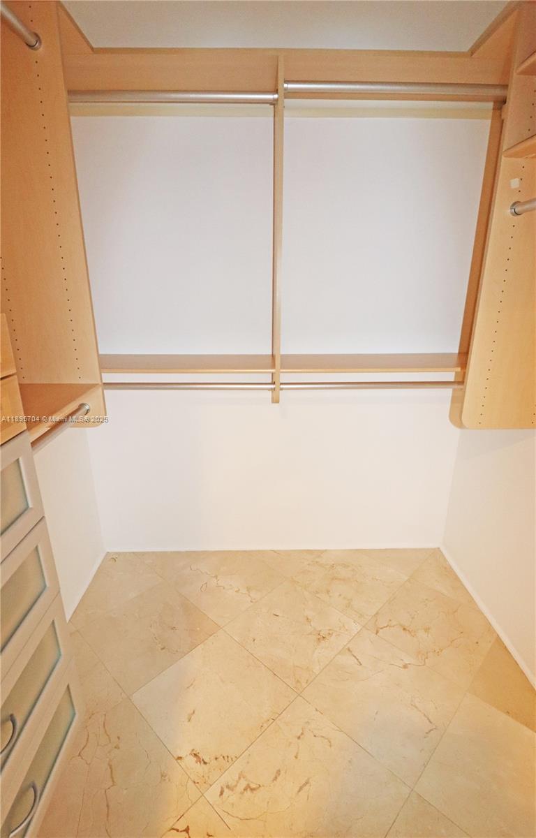 201 Crandon Blvd #636, Key Biscayne FL 33149