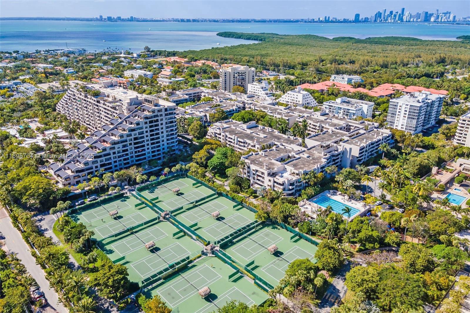 201 Crandon Blvd #636, Key Biscayne FL 33149