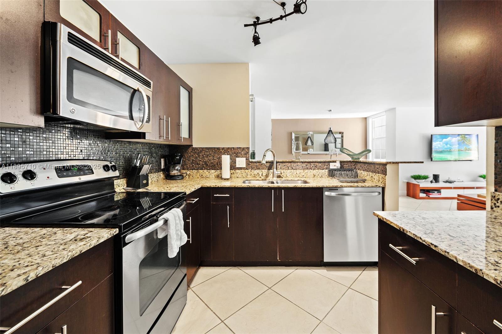 19555 E Country Club Dr #8308, Aventura FL 33180