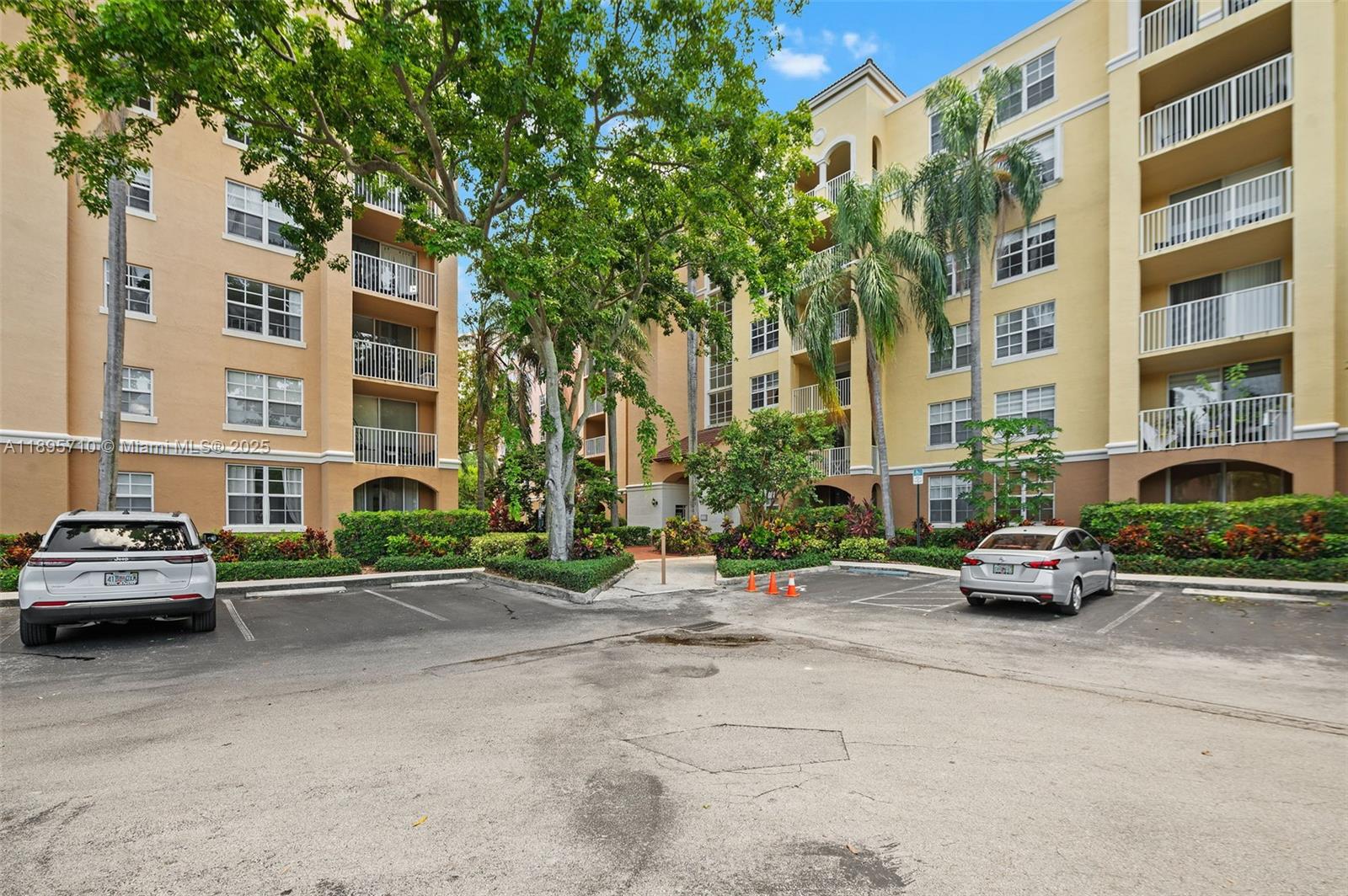 19555 E Country Club Dr #8308, Aventura FL 33180