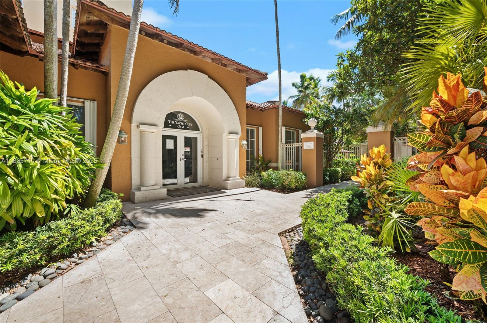 19555 E Country Club Dr #8308, Aventura FL 33180