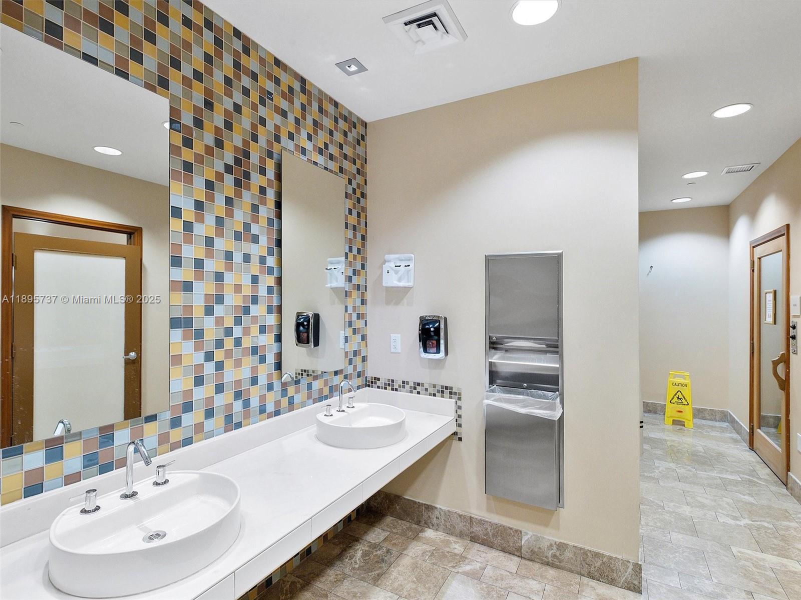 1060 Brickell Ave #2413, Miami FL 33131