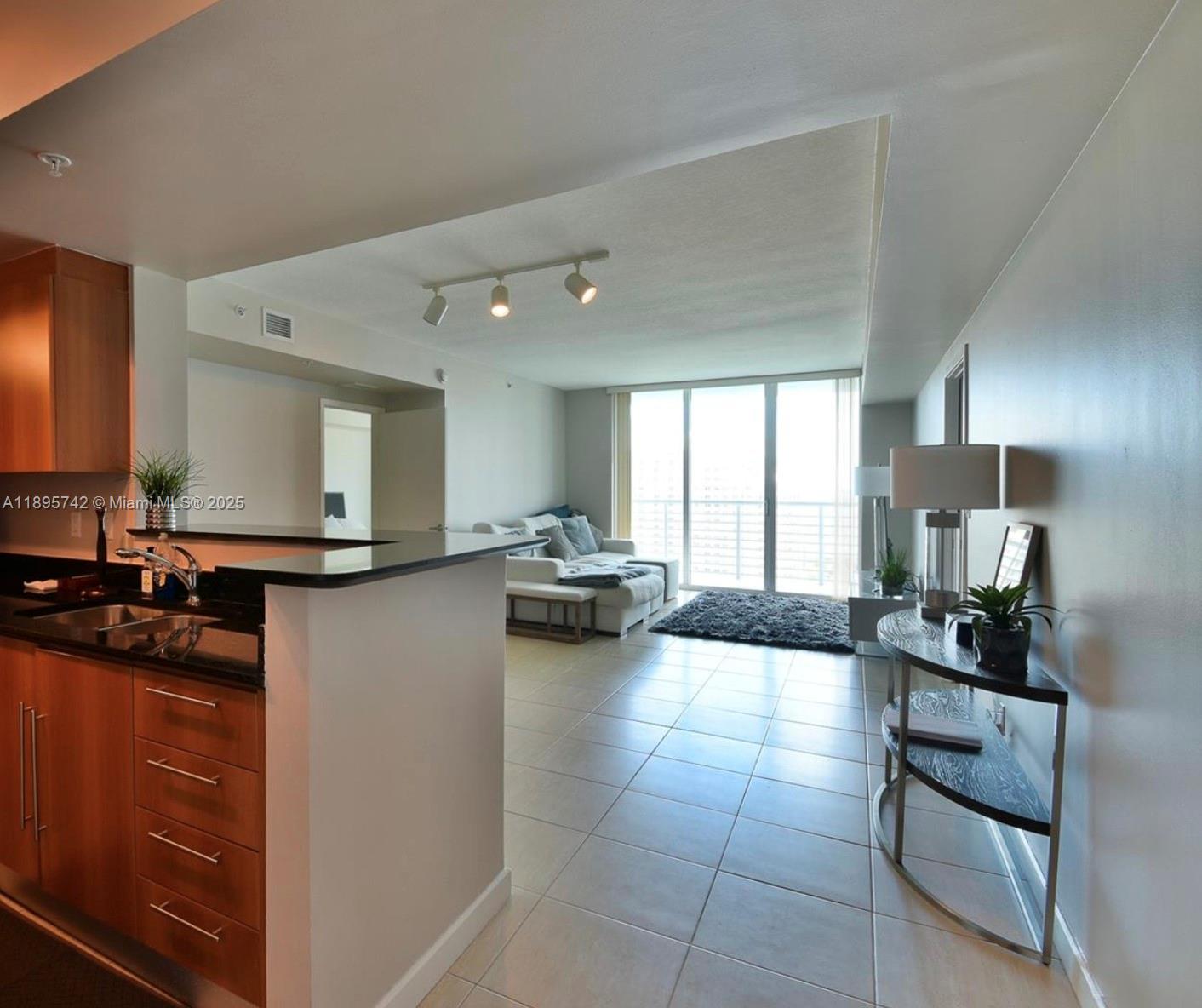 335 S Biscayne Blvd #2707, Miami FL 33131